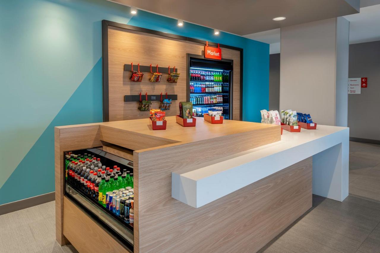 Avid Hotels Milwaukee West - Waukesha By Ihg Pewaukee Экстерьер фото