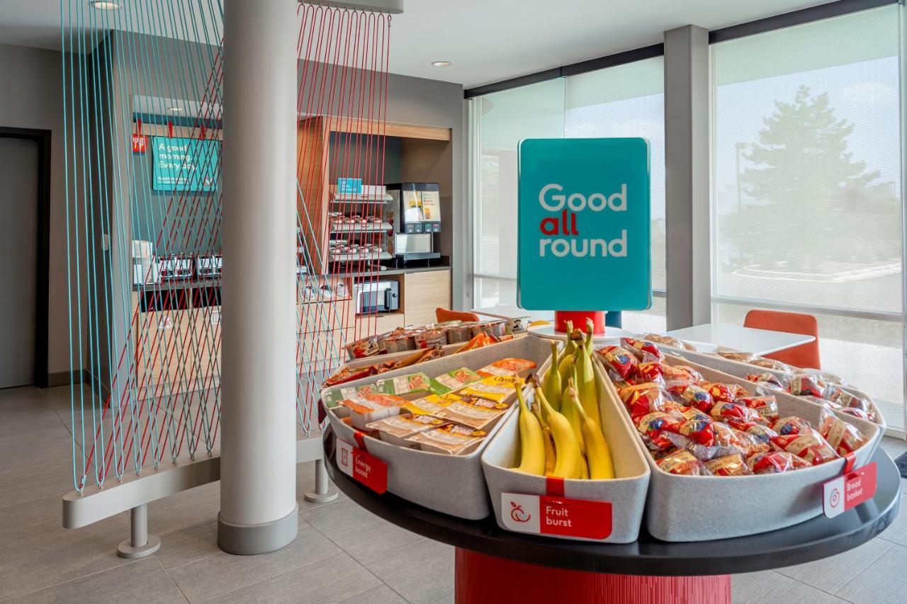 Avid Hotels Milwaukee West - Waukesha By Ihg Pewaukee Экстерьер фото