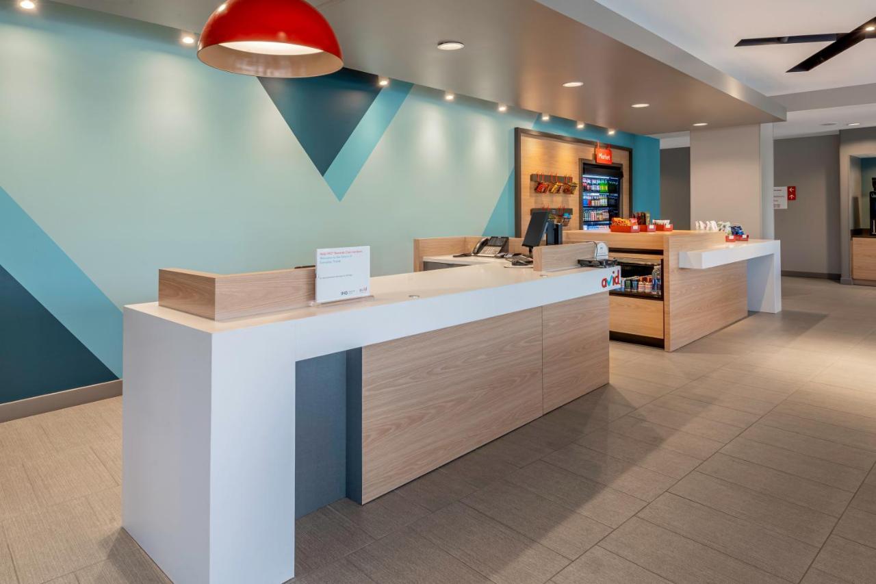 Avid Hotels Milwaukee West - Waukesha By Ihg Pewaukee Экстерьер фото