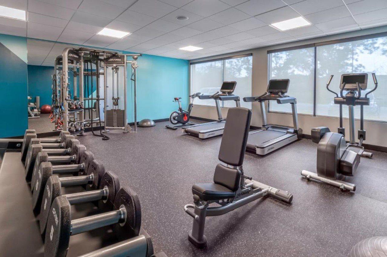 Avid Hotels Milwaukee West - Waukesha By Ihg Pewaukee Экстерьер фото